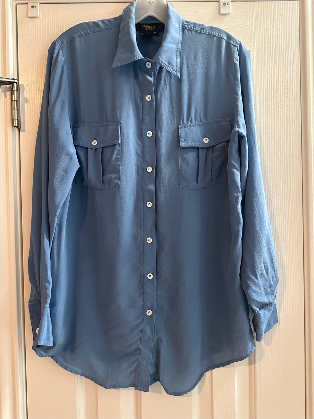 twiggy LONDON blue button-down silk shirt Women’s M Capsule Timeless Office